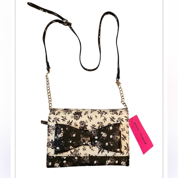 NWT 🔥Betsy Johnson Crossbody bag with built in wallet - Picture 1 of 11